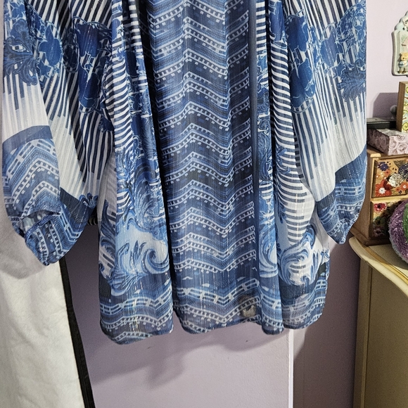 Sparkly blouse - Picture 3 of 4